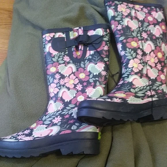 Western Chief Womens Waterproof Chicken Flower Boots - Picture 5 of 7